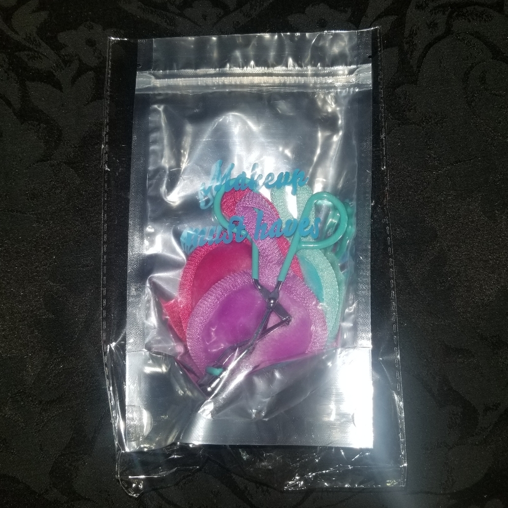 Makeup must haves Lash curler/makeup remover cloth